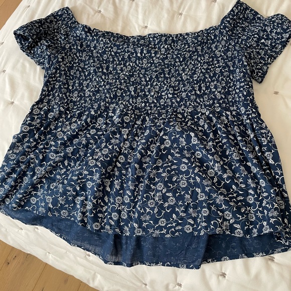 Smocked off the shoulder blue and white blouse - Picture 5 of 7